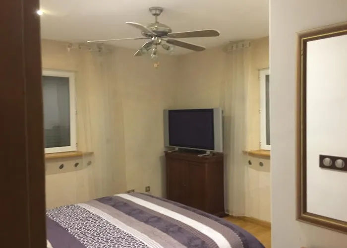 La Decouverte, Jacuzzi, Sauna, Et Terrasse Avec Vue Sur A La Campagne Entre Toulouse Et Auch Holiday home