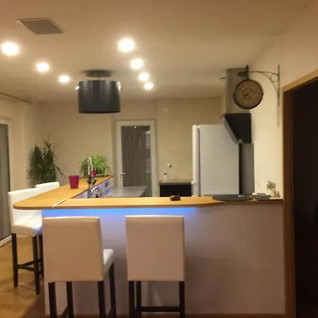La Decouverte, Jacuzzi, Sauna, Et Terrasse Avec Vue Sur A La Campagne Entre Toulouse Et Auch