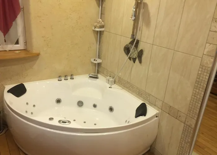 La Decouverte, Jacuzzi, Sauna, Et Terrasse Avec Vue Sur A La Campagne Entre Toulouse Et Auch 펜션 Catonvielle