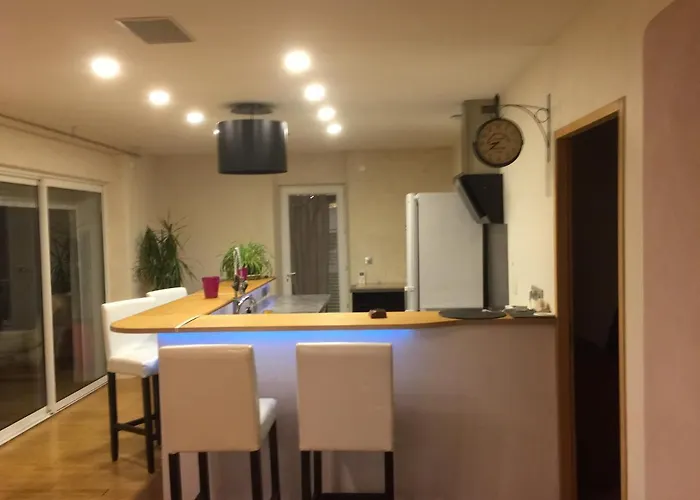 La Decouverte, Jacuzzi, Sauna, Et Terrasse Avec Vue Sur A La Campagne Entre Toulouse Et Auch