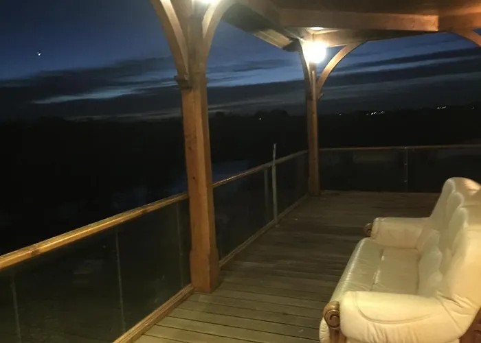 펜션 La Decouverte, Jacuzzi, Sauna, Et Terrasse Avec Vue Sur A La Campagne Entre Toulouse Et Auch Catonvielle