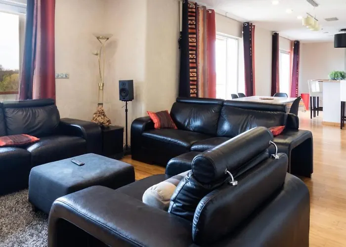 La Decouverte, Jacuzzi, Sauna, Et Terrasse Avec Vue Sur A La Campagne Entre Toulouse Et Auch Catonvielle