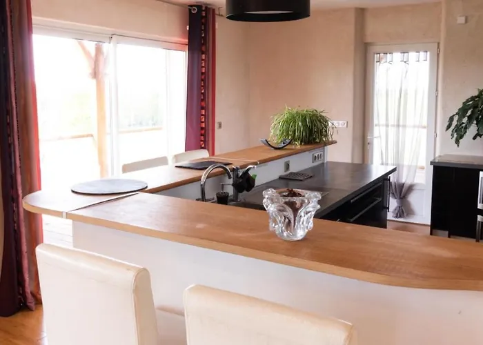 La Decouverte, Jacuzzi, Sauna, Et Terrasse Avec Vue Sur A La Campagne Entre Toulouse Et Auch